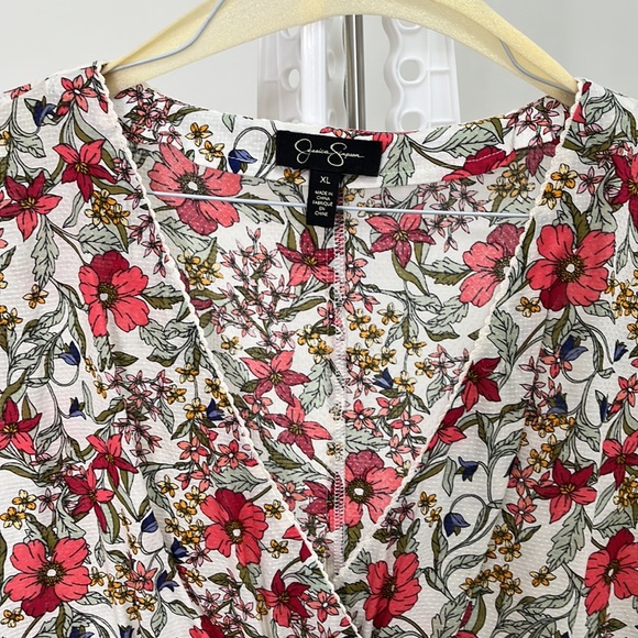 Jessica Simpson Floral Print Surplice top - Picture 4 of 7